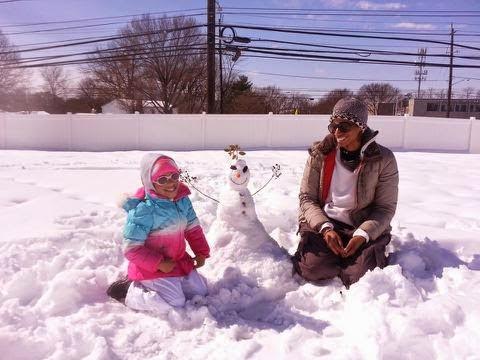 Mommy + Daughter Bonding: Let's build a snowman!